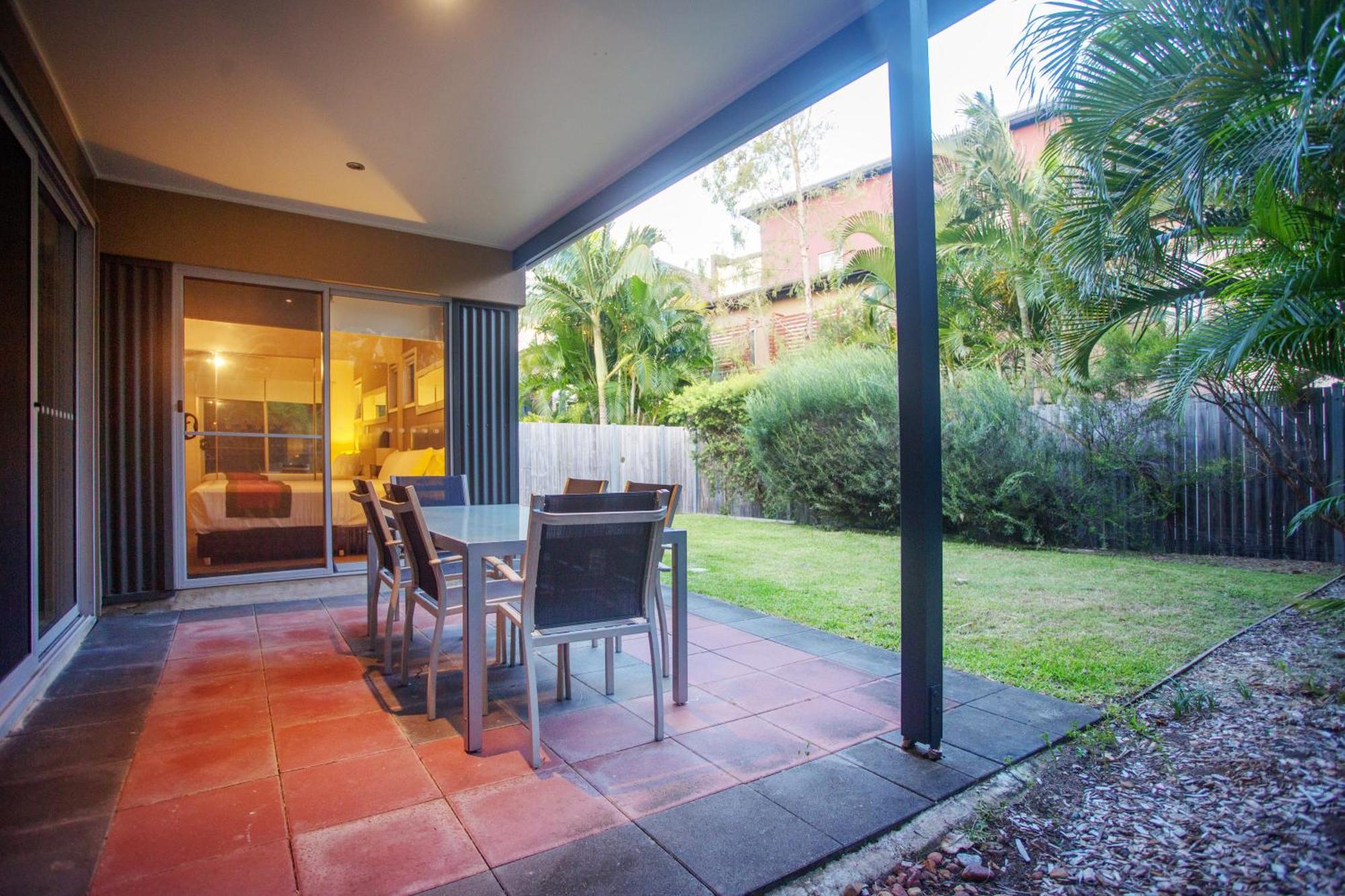 Quarterdecks Retreat Villa Urangan Ruang foto