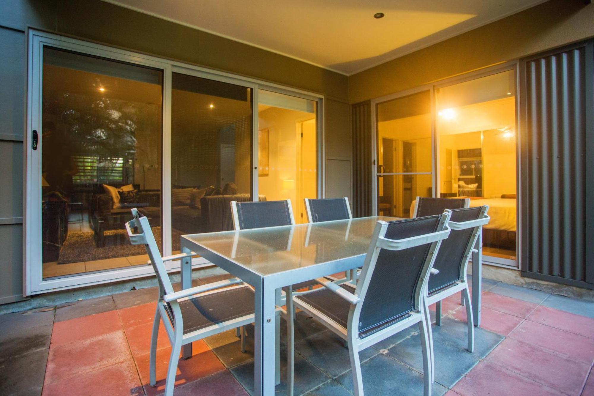 Quarterdecks Retreat Villa Urangan Ruang foto