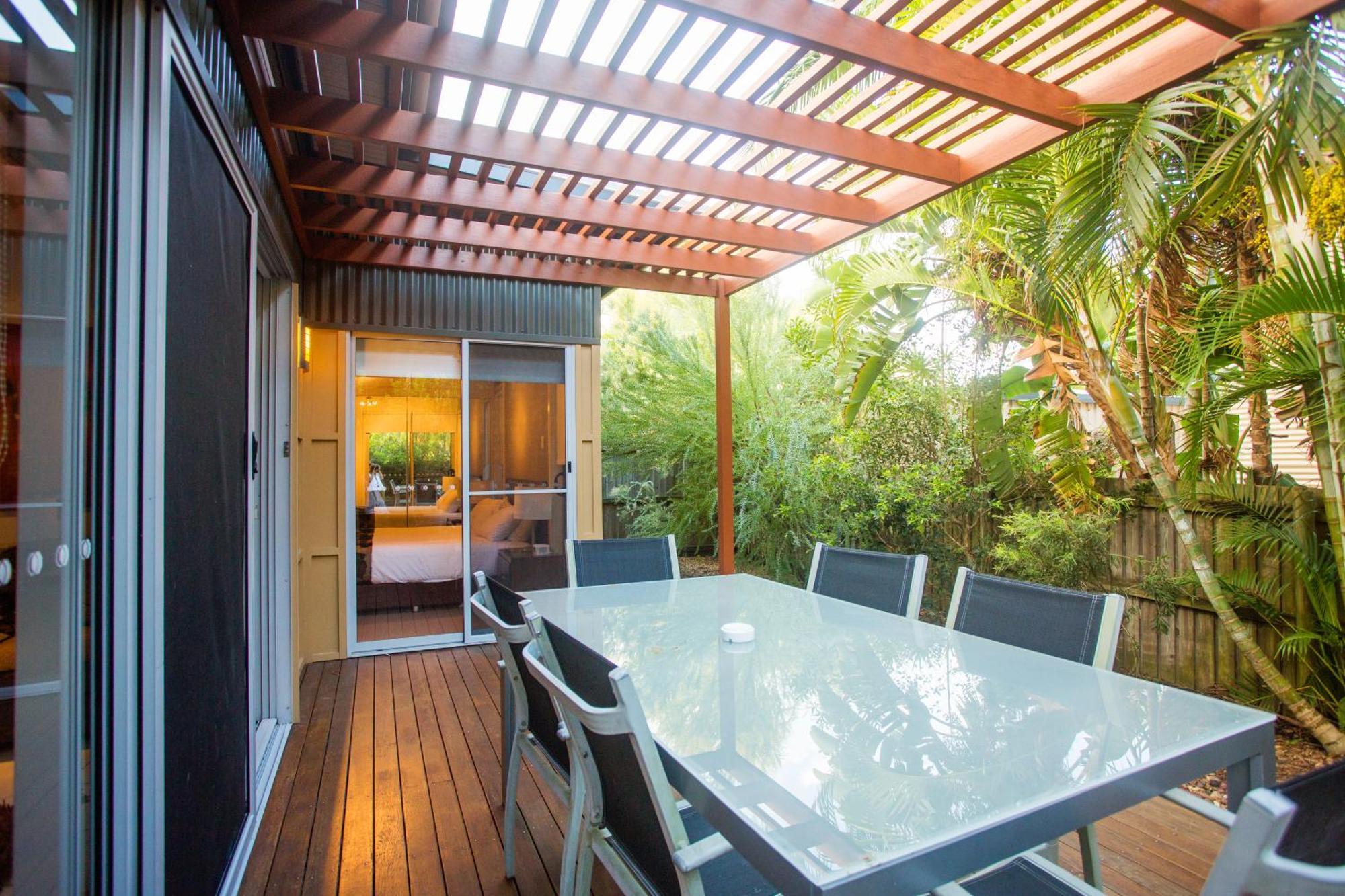 Quarterdecks Retreat Villa Urangan Ruang foto