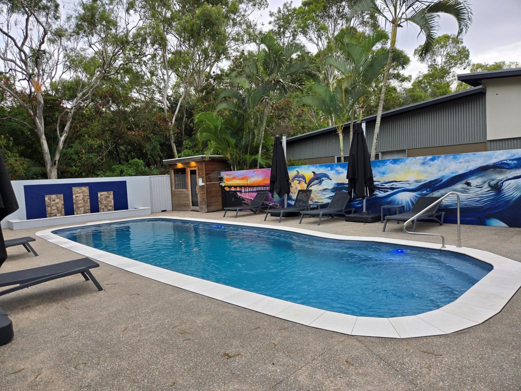 Quarterdecks Retreat Villa Urangan Bagian luar foto