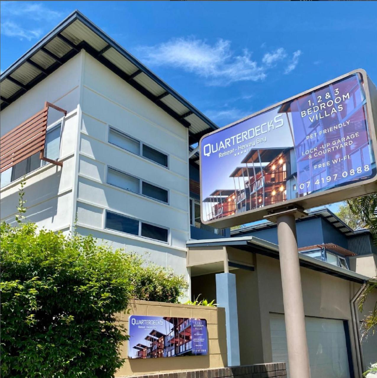 Quarterdecks Retreat Villa Urangan Bagian luar foto