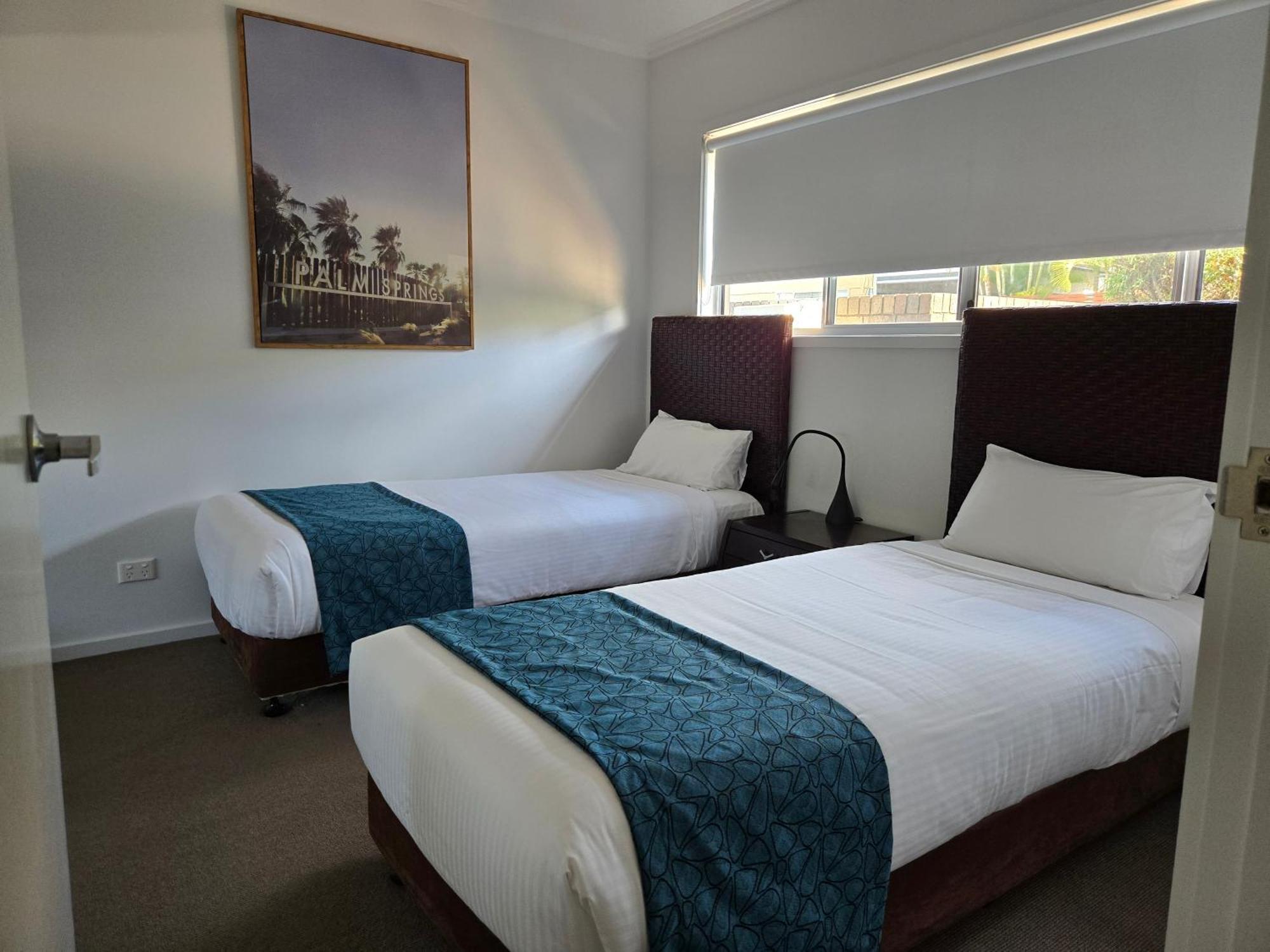Quarterdecks Retreat Villa Urangan Bagian luar foto