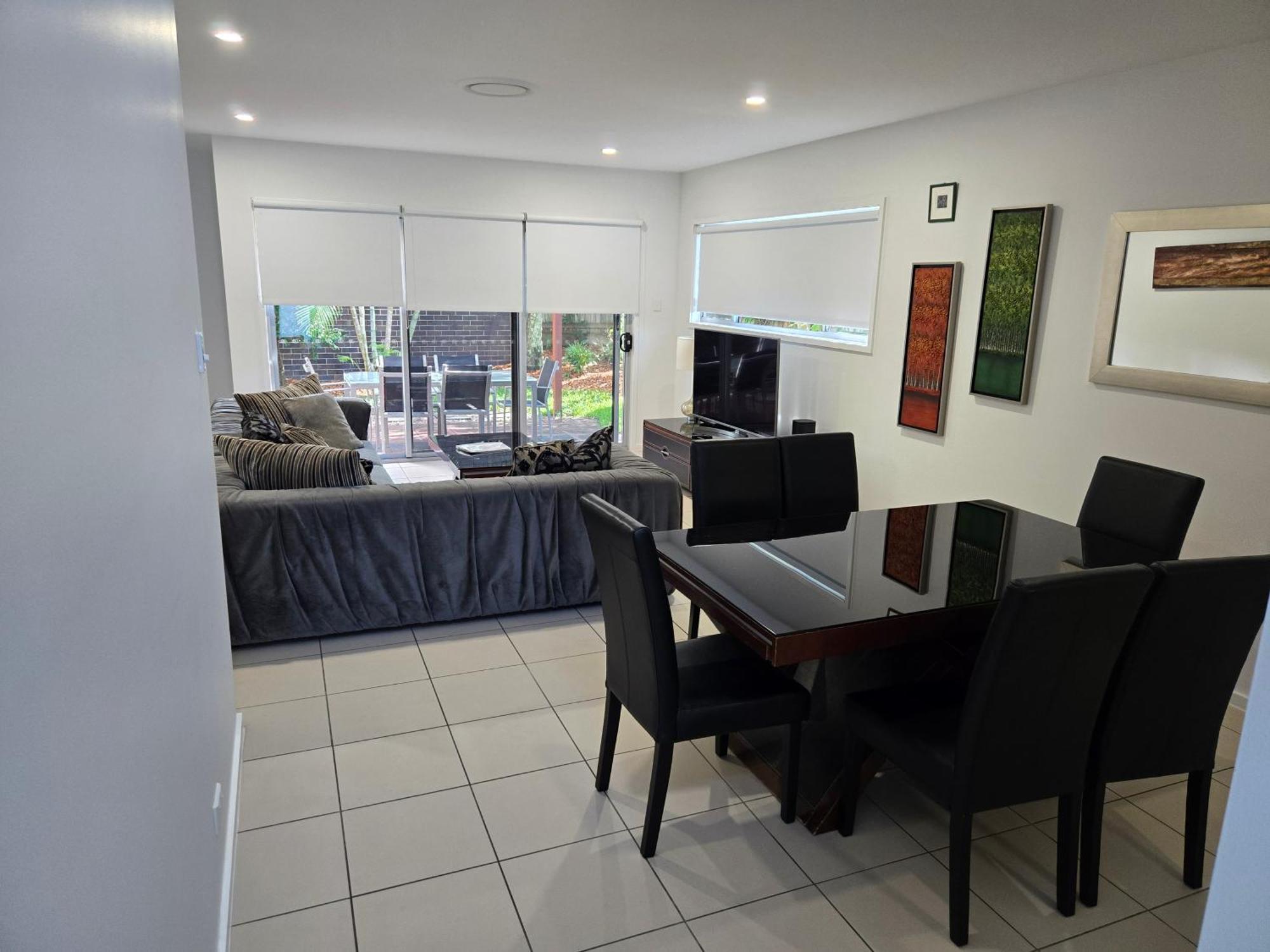 Quarterdecks Retreat Villa Urangan Bagian luar foto
