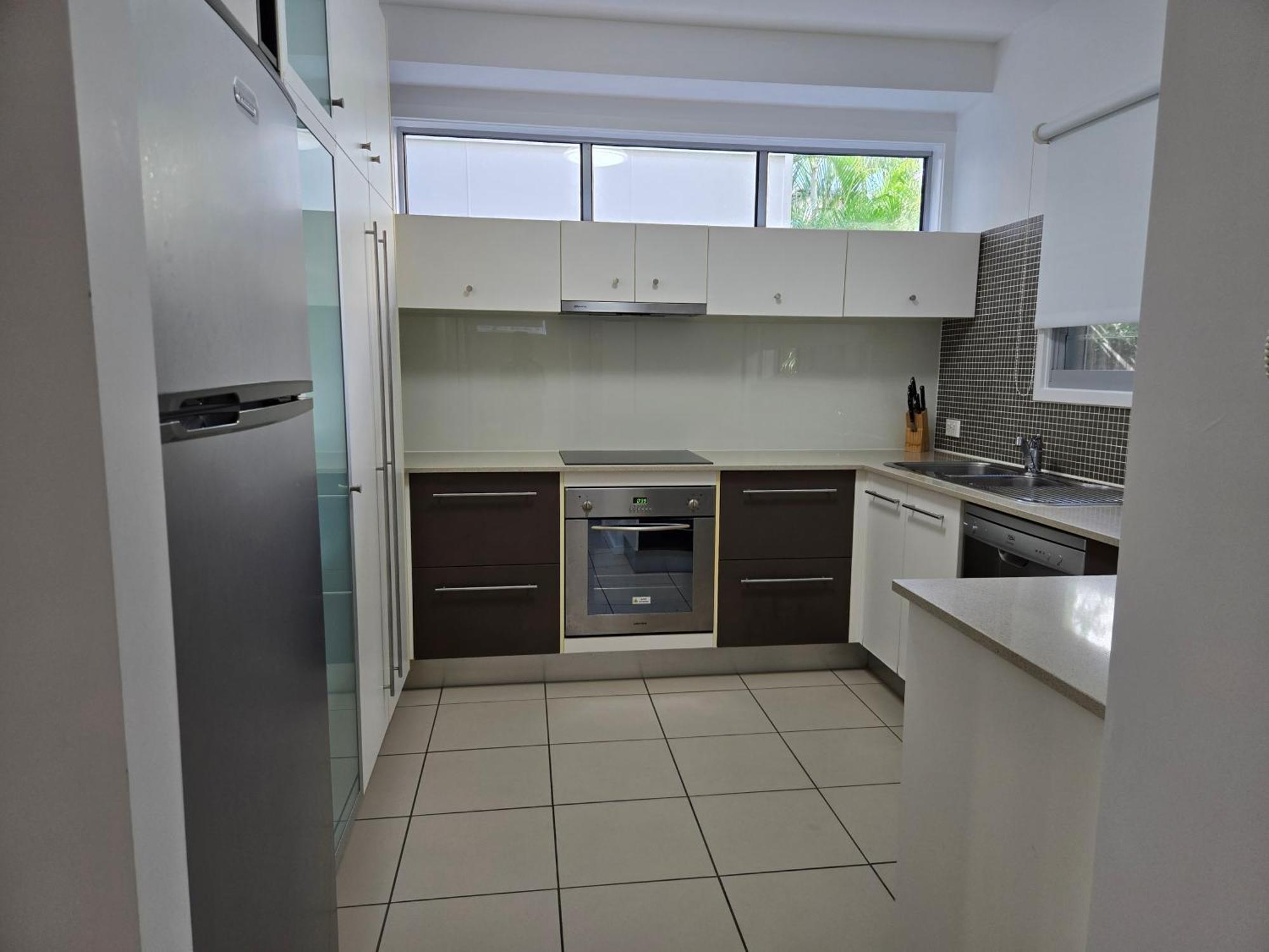 Quarterdecks Retreat Villa Urangan Bagian luar foto